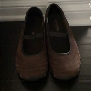 Skechers MaryJane slip ons dark Brown size 6